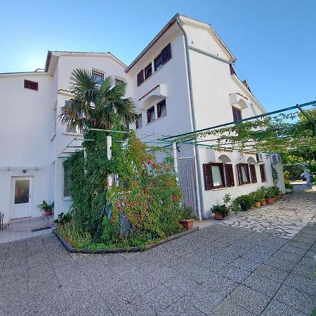 Apartments Fam Tomasic Baška Kültér fotó